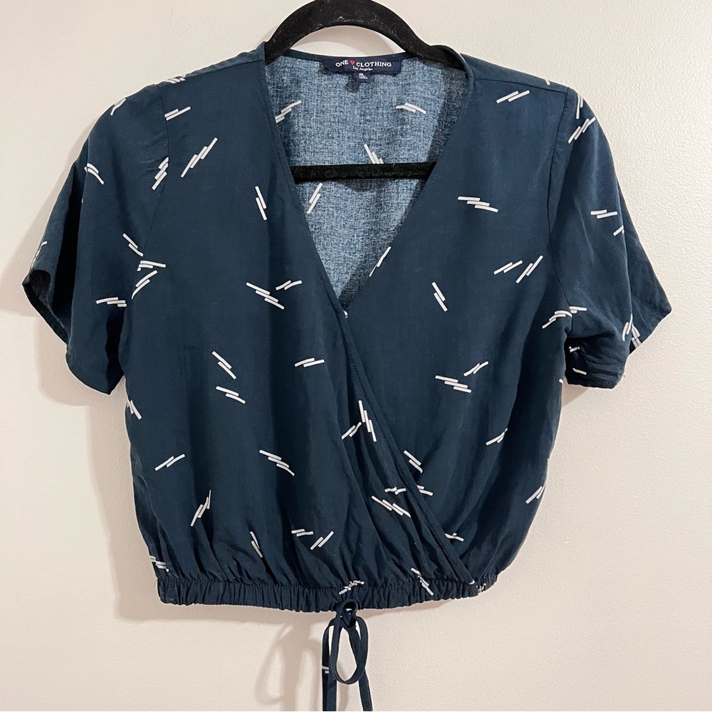 One Clothing Los Ángeles Navy Blue Cropped Top Size S Geometric Nautical Light